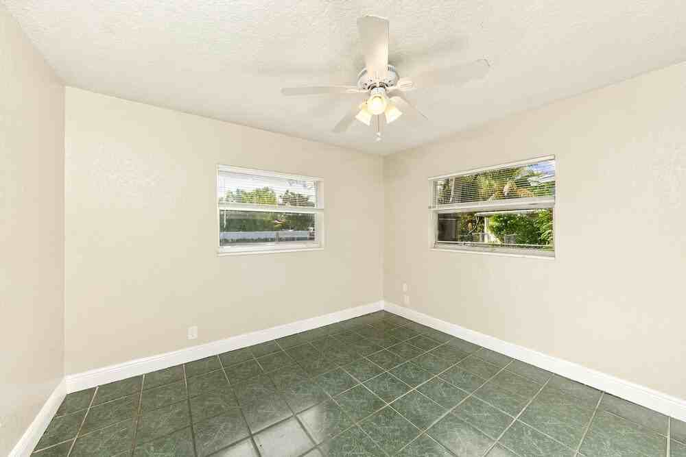 2170 Ne 1st Ave - Photo 6 of 16