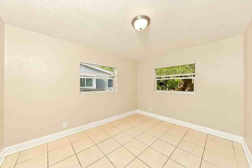 2170 Ne 1st Ave - Photo 7 of 16