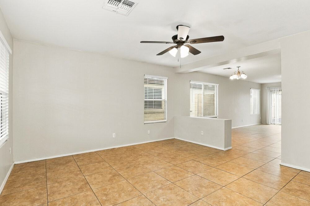 3131 W Park St - Photo 4 of 16