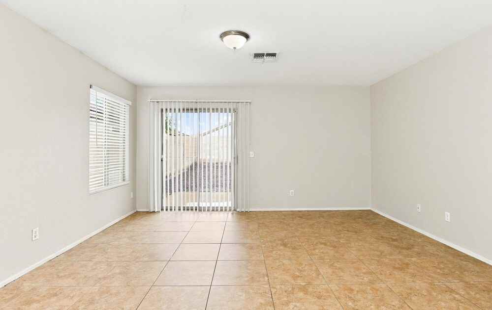 3131 W Park St - Photo 6 of 16
