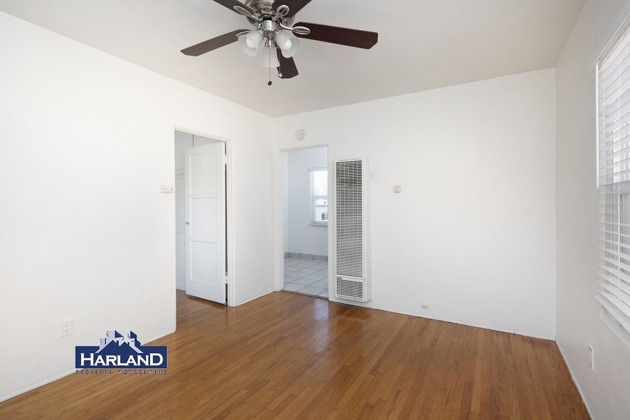 4460 49th St - Photo 6 of 20