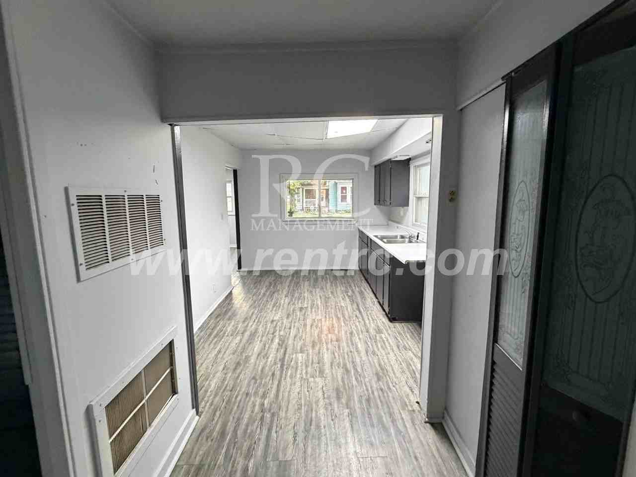 924 N Bowman Ave #N - Photo 7 of 11