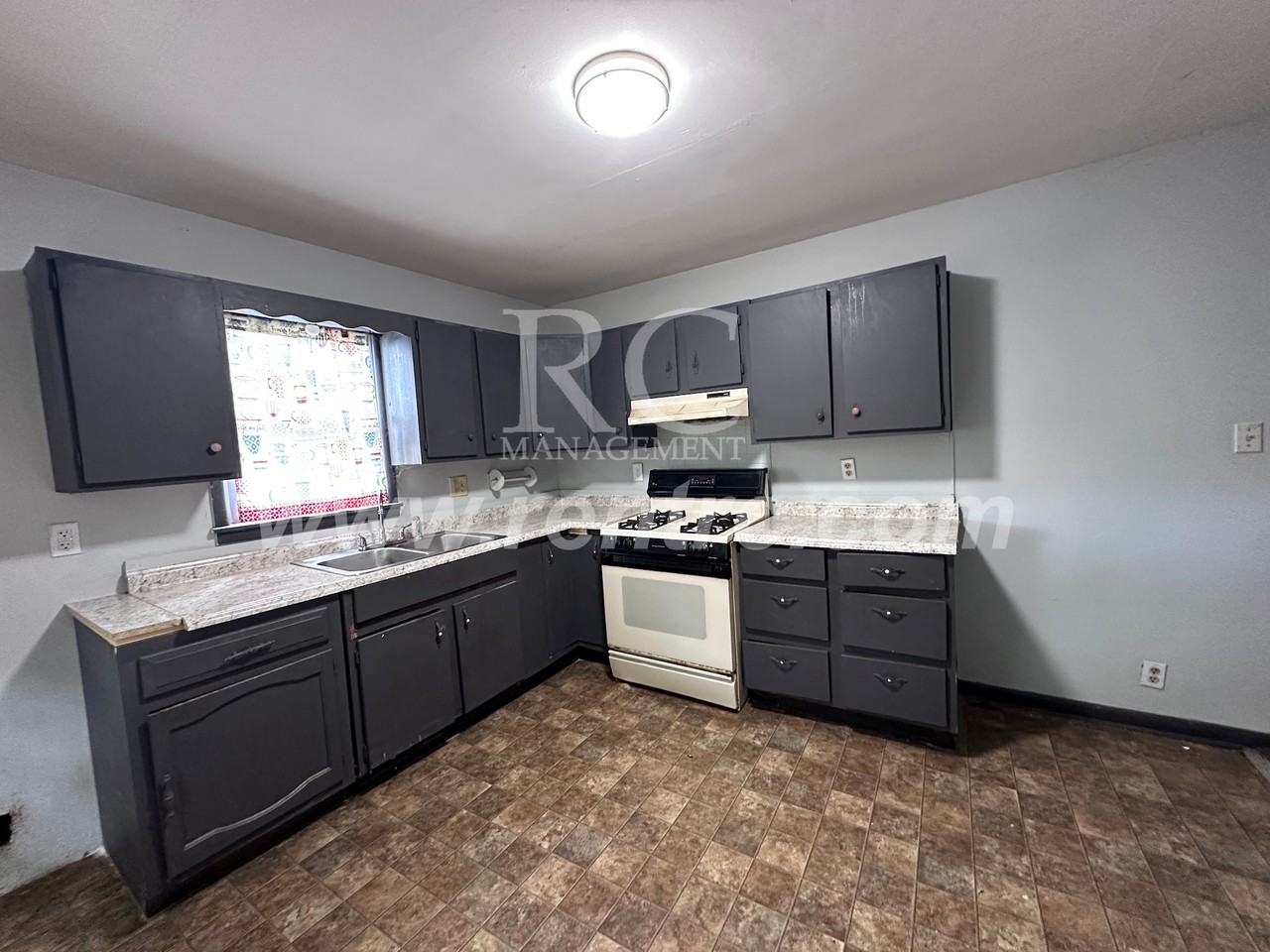 618 Plum St - Photo 2 of 13