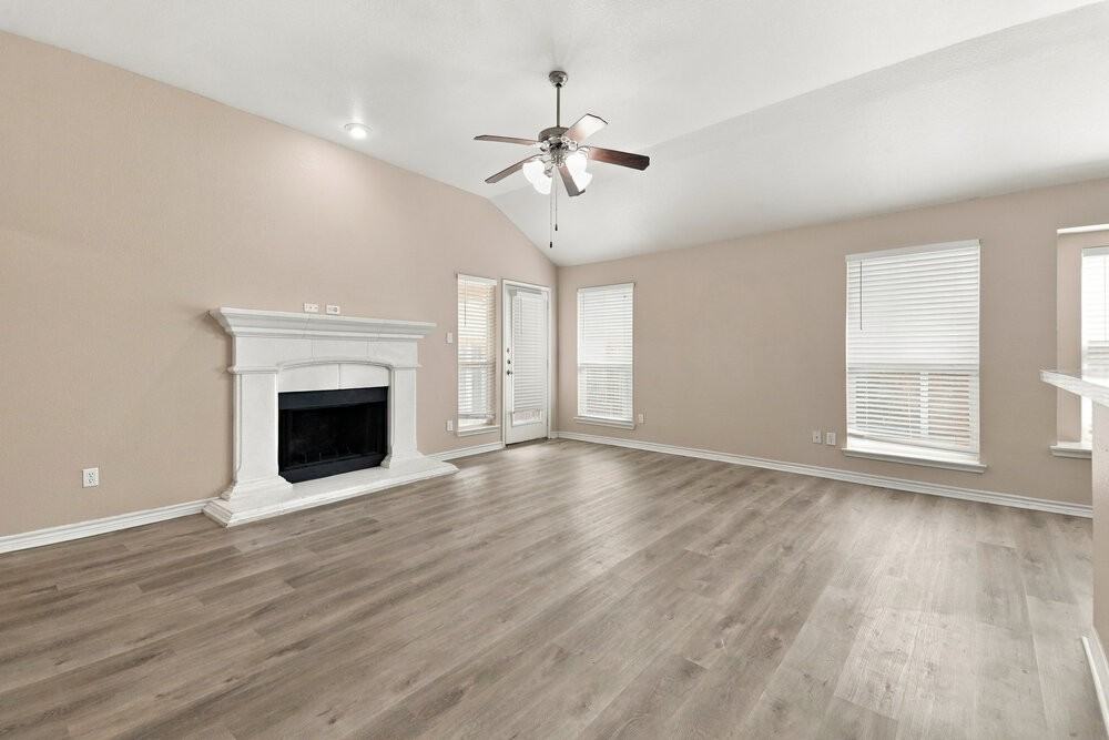 129 Oriole Dr - Photo 3 of 16