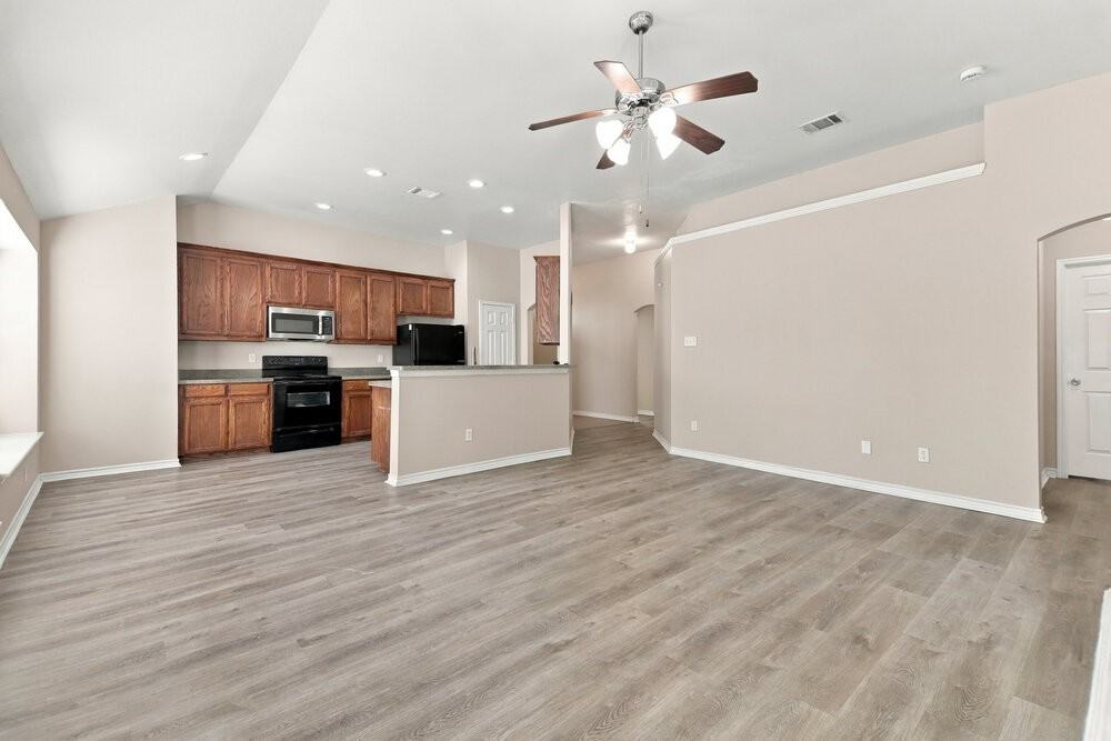 129 Oriole Dr - Photo 5 of 16
