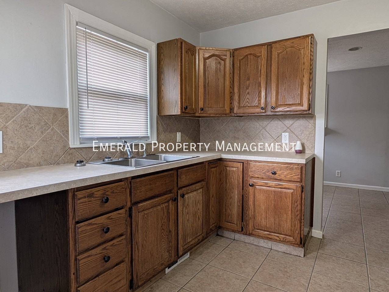 1721 Barton Blvd - Photo 4 of 15