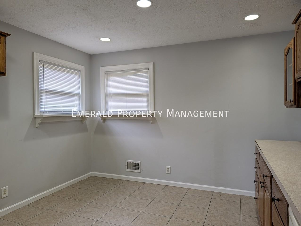 1721 Barton Blvd - Photo 6 of 15