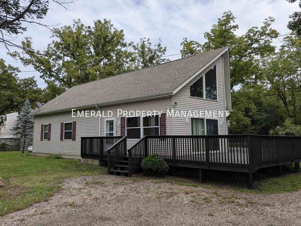 9179 Moate Rd - Photo 2 of 25