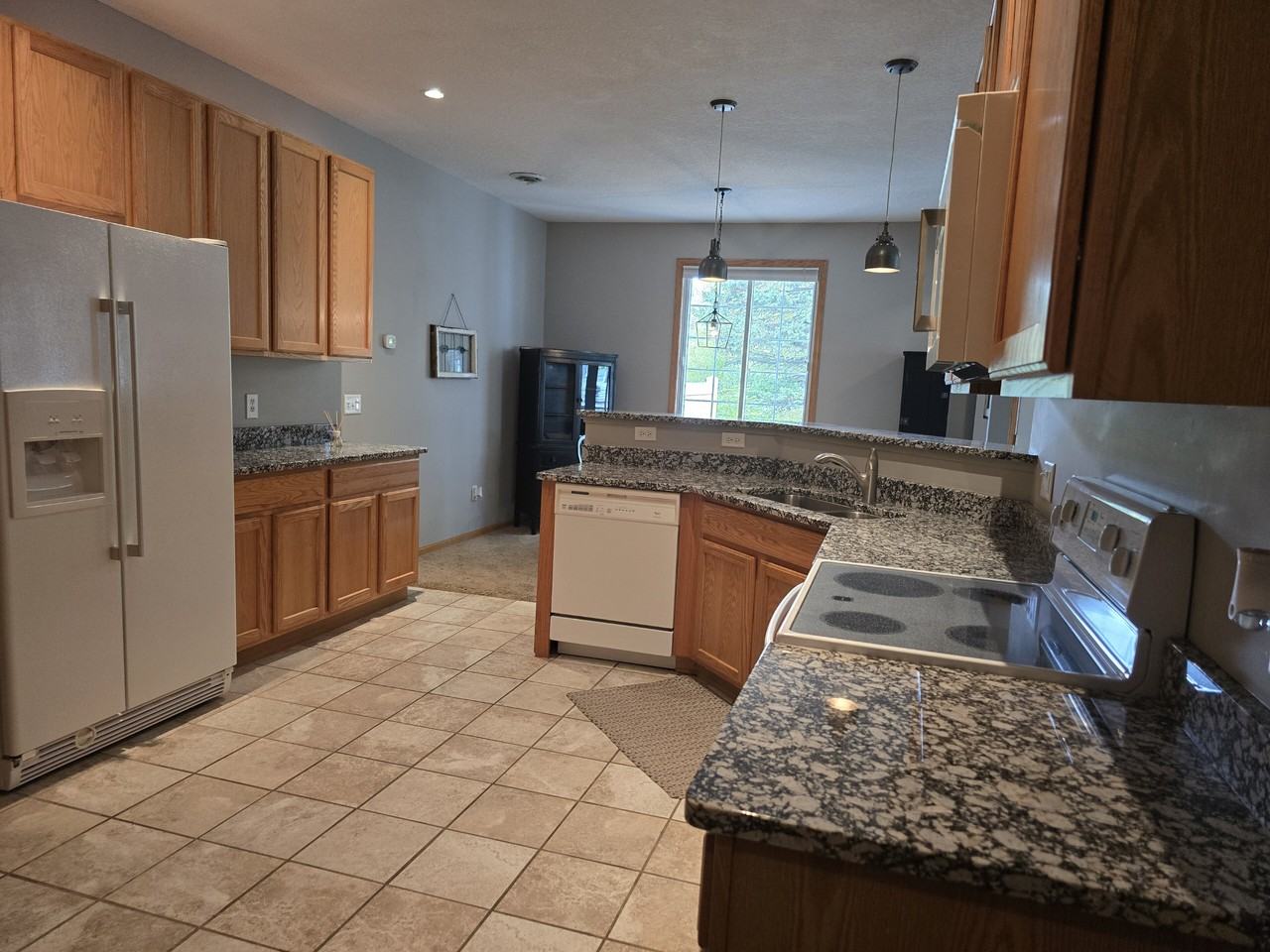 9649 Peony Ln N - Photo 3 of 20