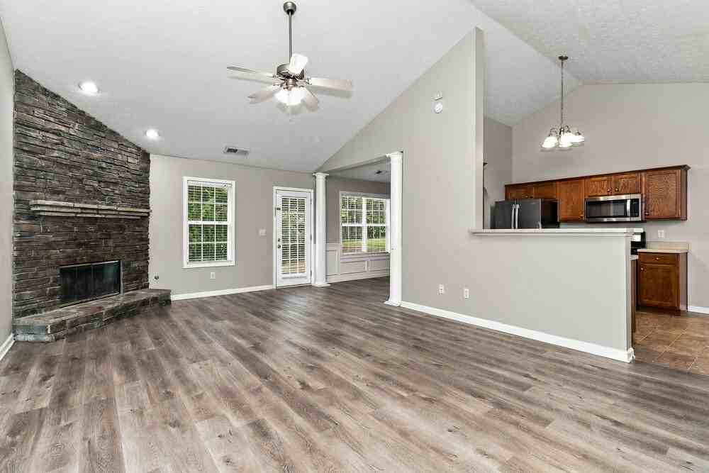 216 Overlook Dr - Photo 4 of 16