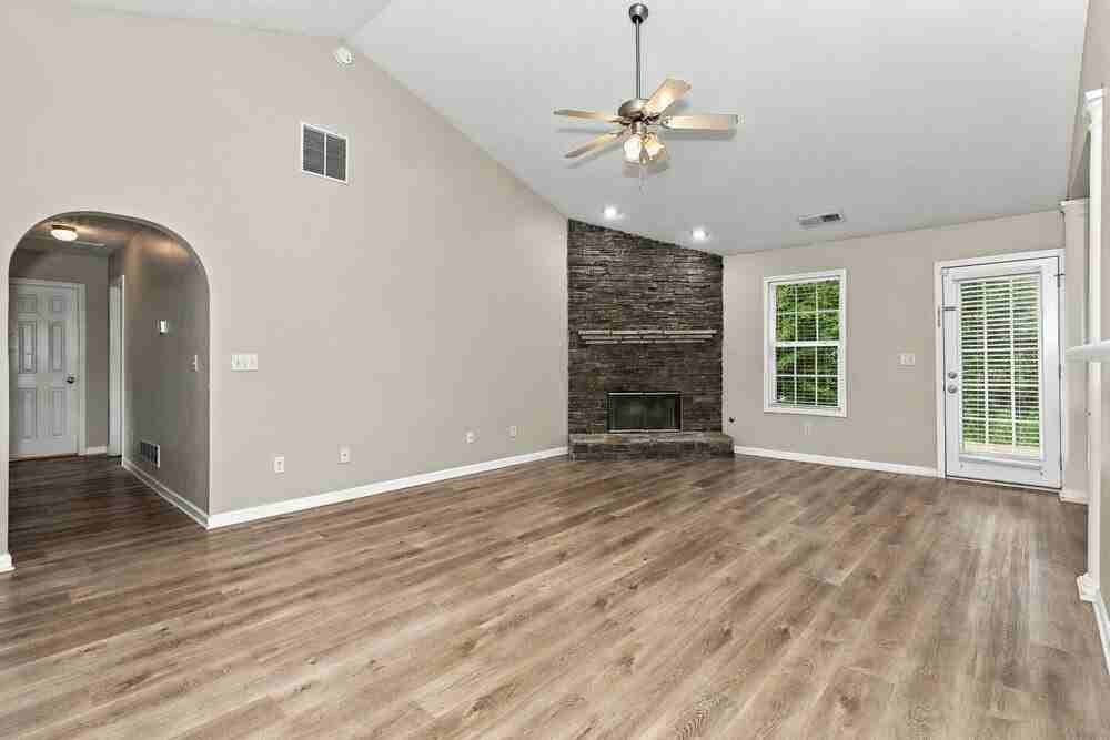 216 Overlook Dr - Photo 5 of 16