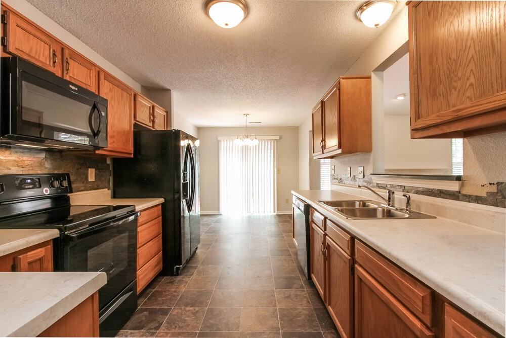 7134 Karst Ct - Photo 6 of 16