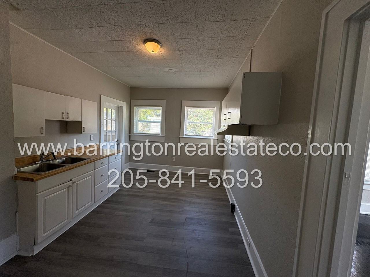 2600 Avenue F - Photo 3 of 4