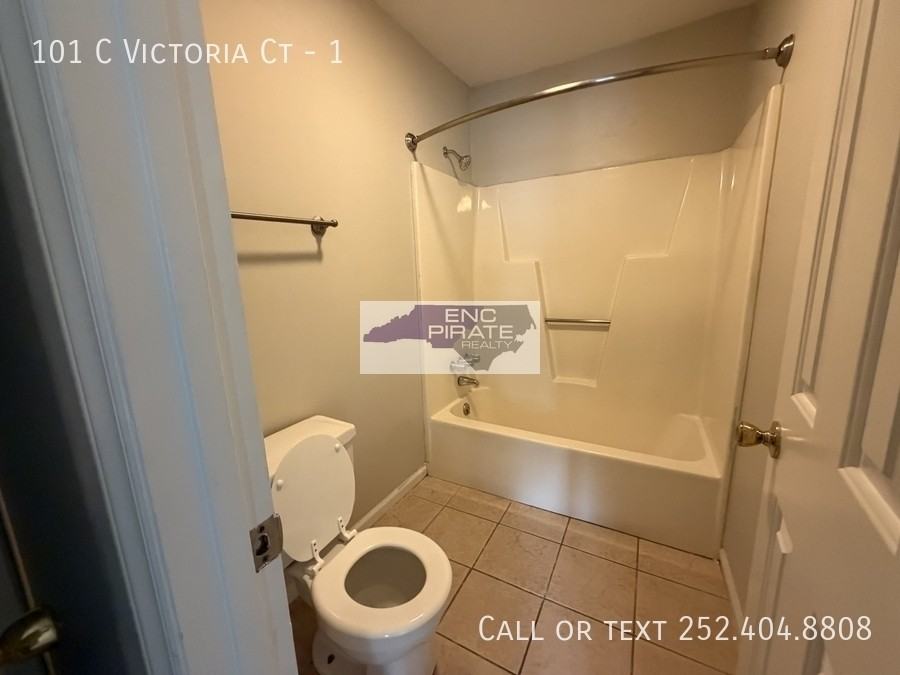 101 W Victoria Ct Apt C #1 - Photo 3 of 11