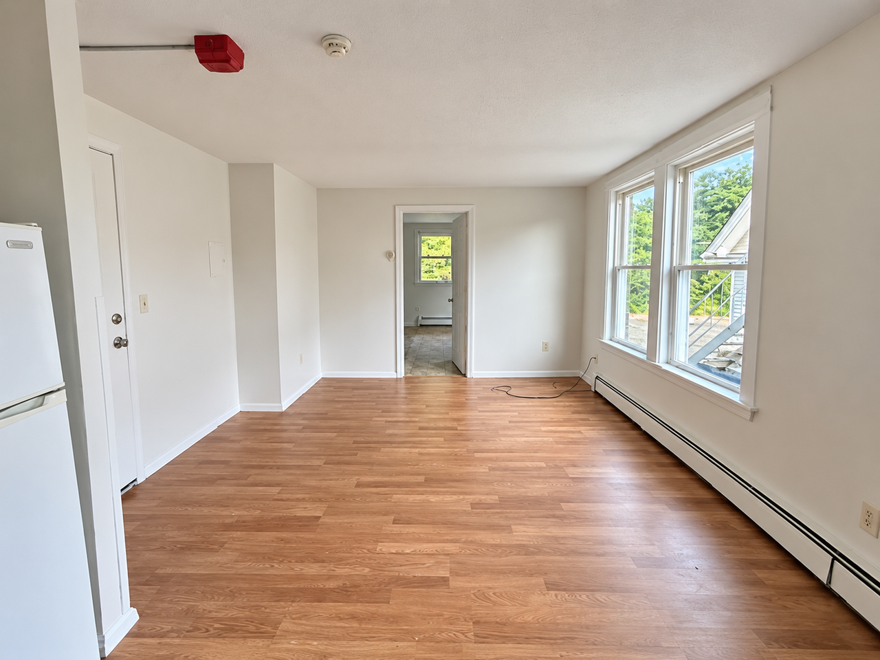 411 N Main St - Photo 4 of 10