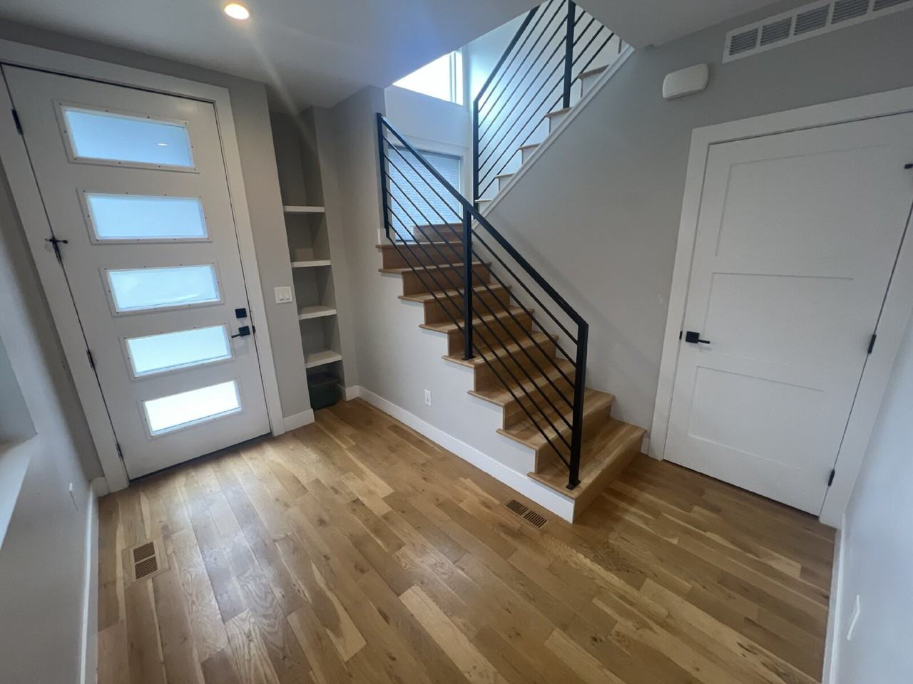 1338 Perry St - Photo 3 of 26