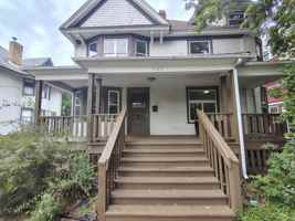 featured image of 635 Ashland Ave #2