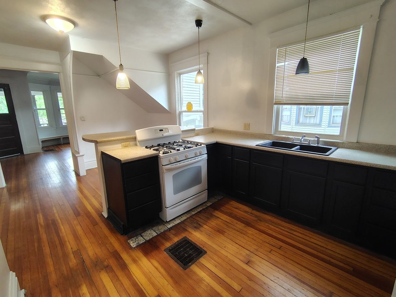 635 Ashland Ave #2 - Photo 2 of 7