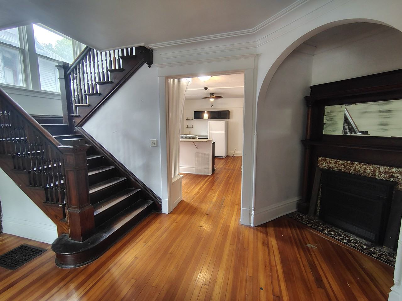 635 Ashland Ave #2 - Photo 3 of 7