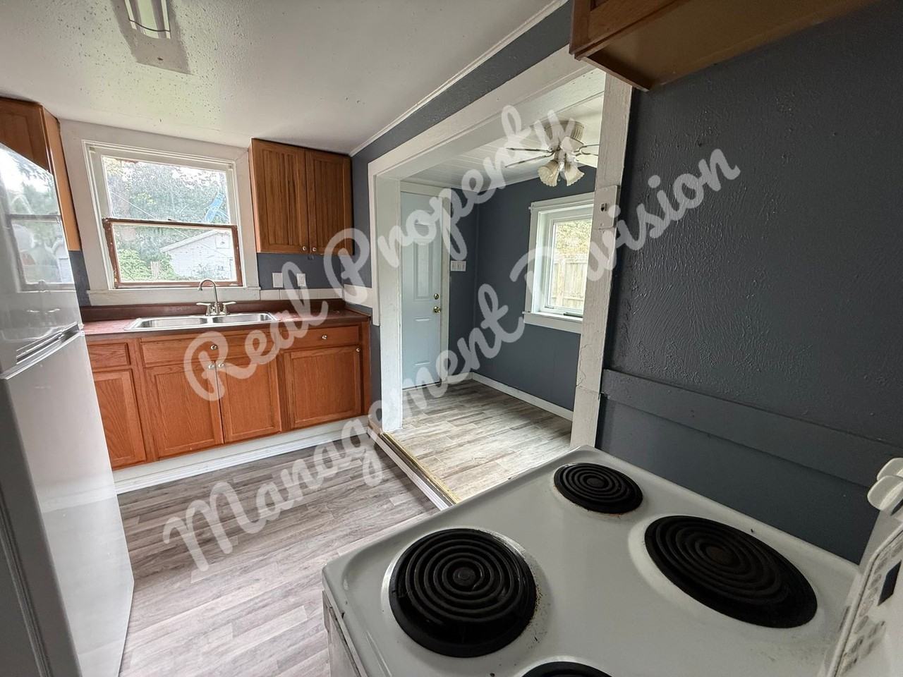526 S Lincoln Ave #A - Photo 5 of 13