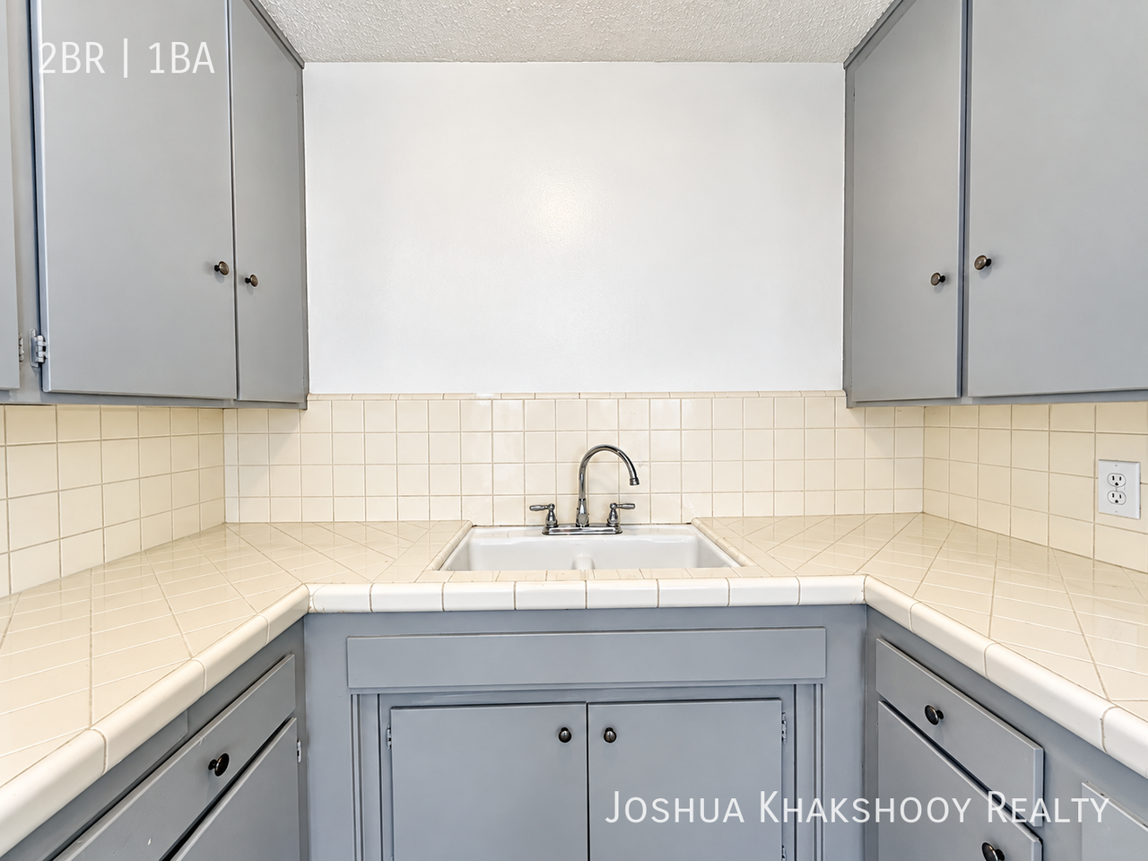 444 N Garfield Ave #4 - Photo 4 of 9