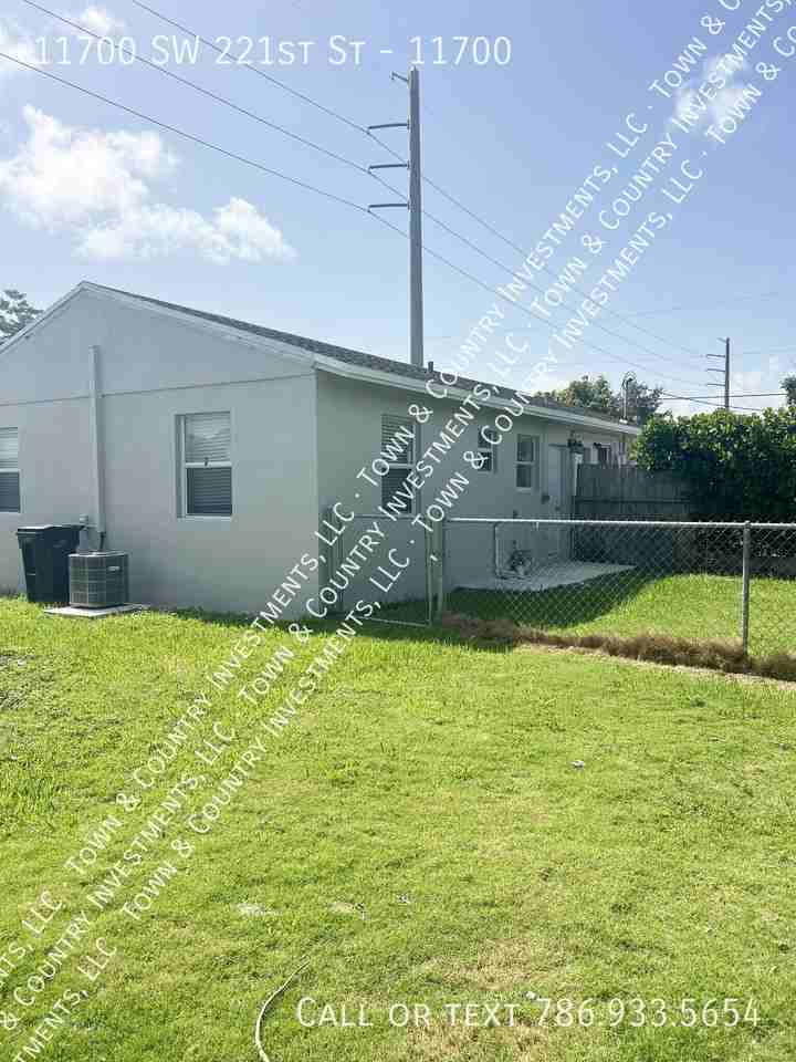 11700 Sw 221st St #11700 - Photo 2 of 10