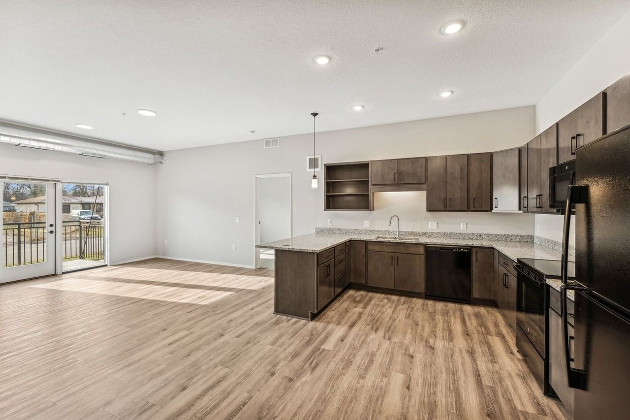 Penn Station Apartments - Photo 4 of 13