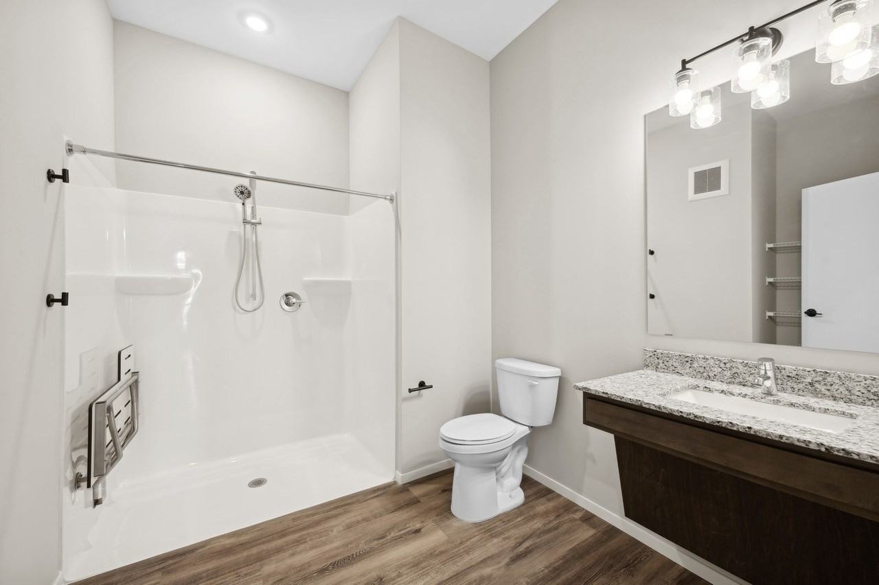 Penn Station Apartments - Photo 5 of 13