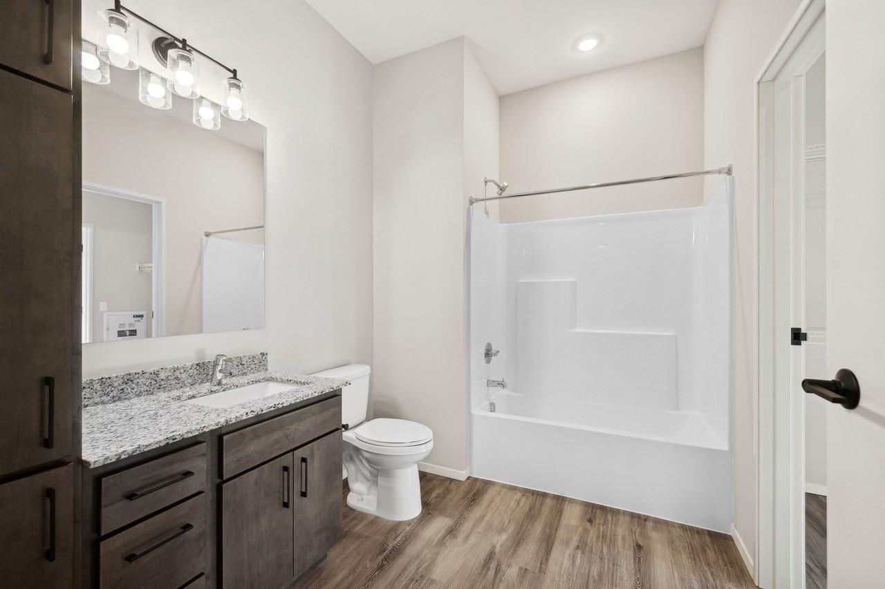 Penn Station Apartments - Photo 6 of 13