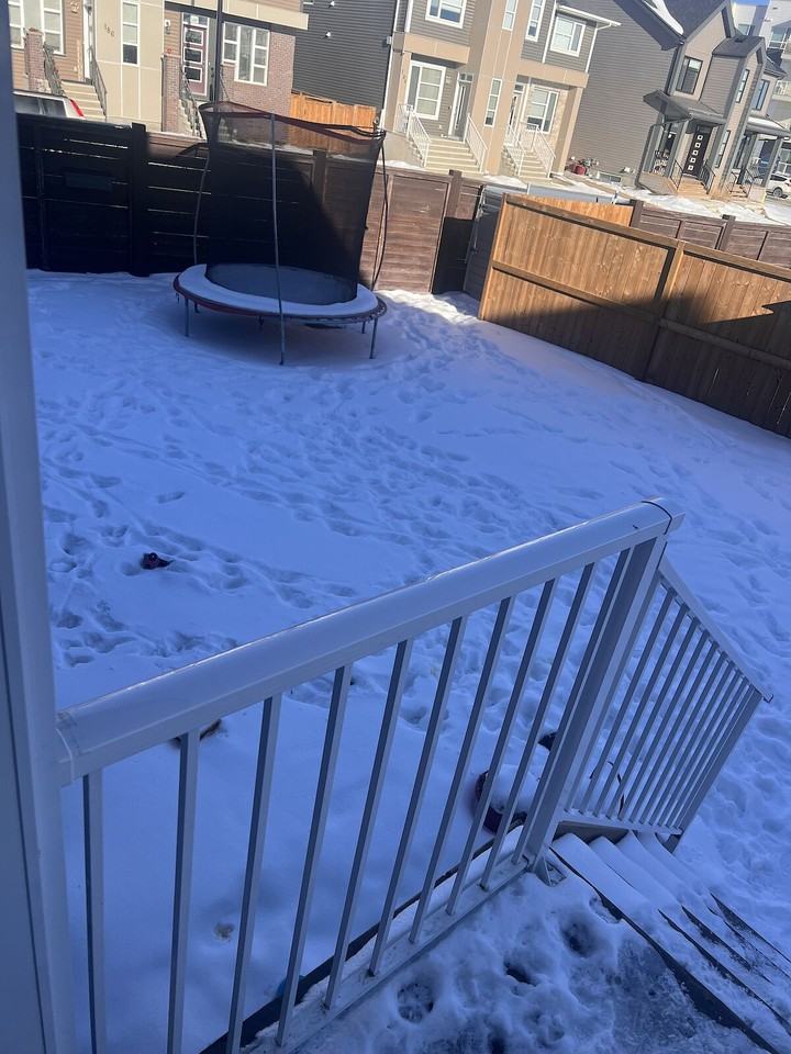 12 Seton Mews Se - Photo 3 of 34