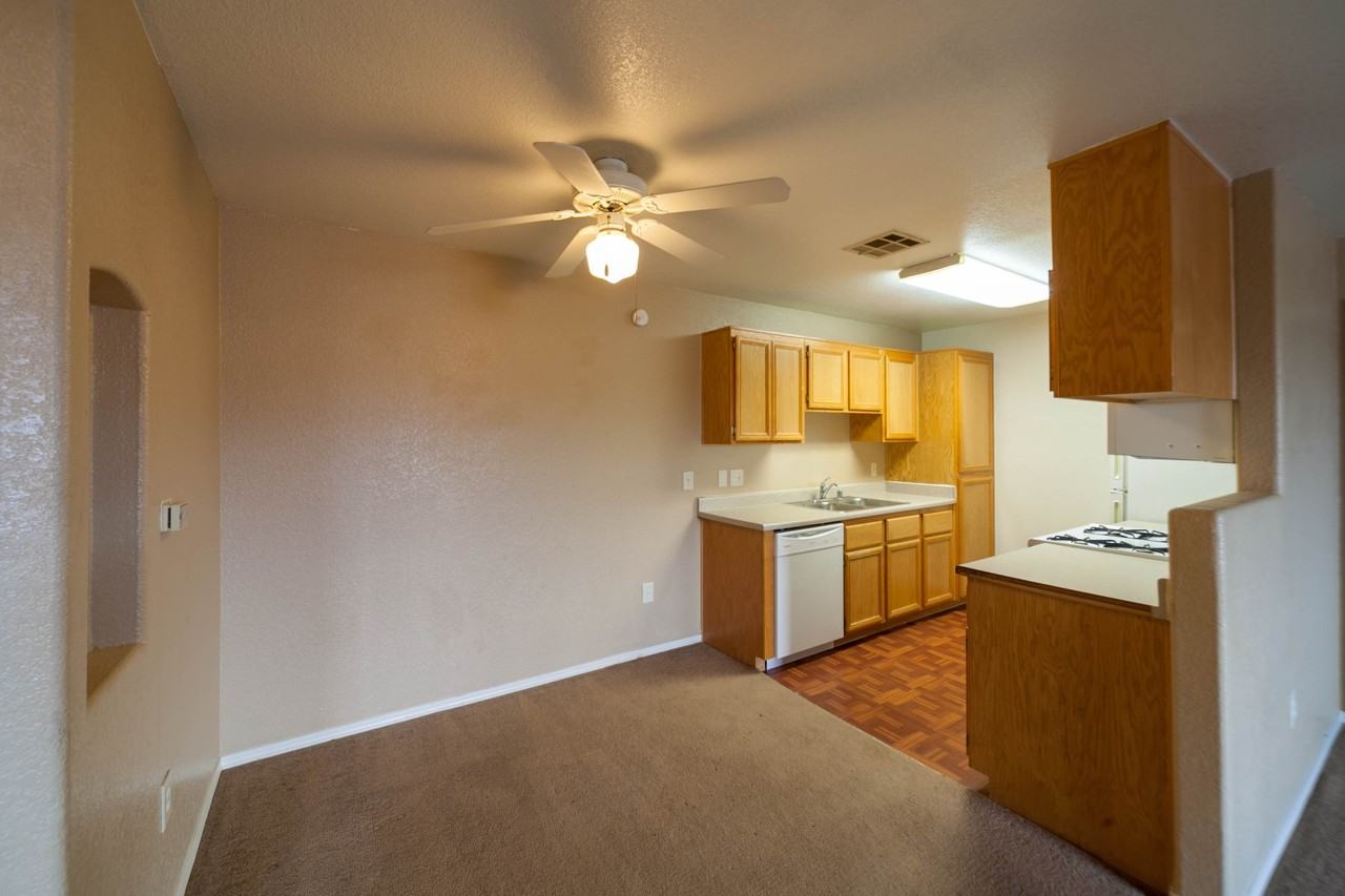 4730 E Craig Rd 2120 - 1 #1 - Photo 3 of 19