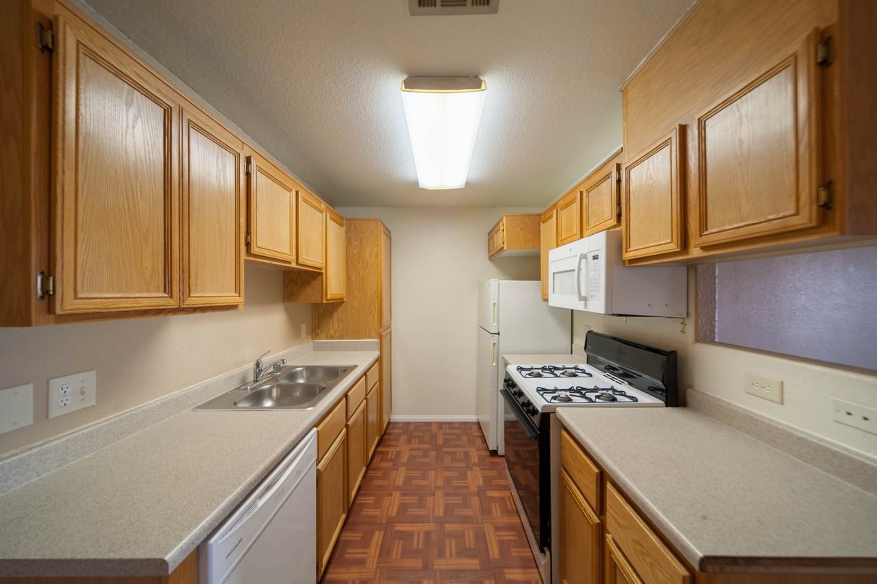 4730 E Craig Rd 2120 - 1 #1 - Photo 4 of 19