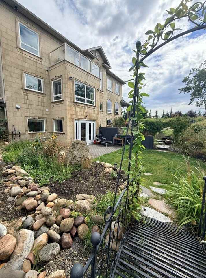 262100 Prairie Wolf Pt - Photo 2 of 14