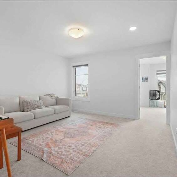 22650 99a Ave Nw - Photo 2 of 10