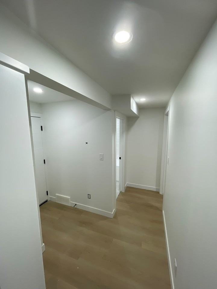7321 Huntertown Cres Nw - Photo 4 of 10