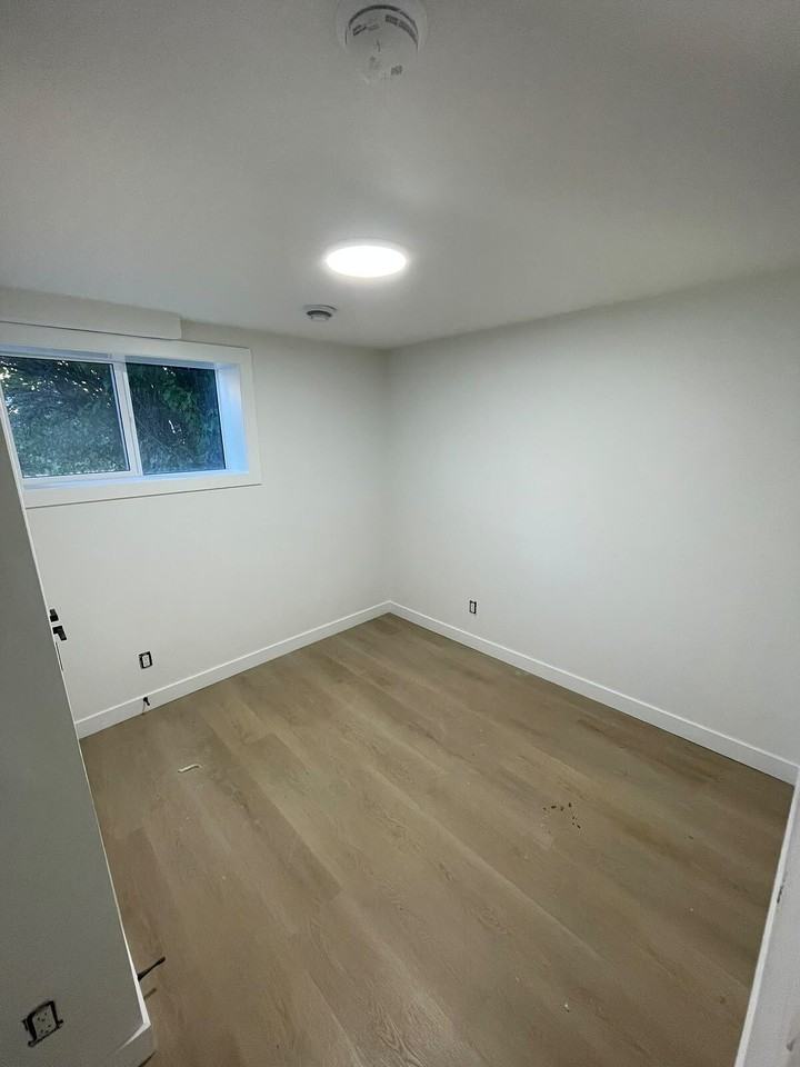 7321 Huntertown Cres Nw - Photo 5 of 10