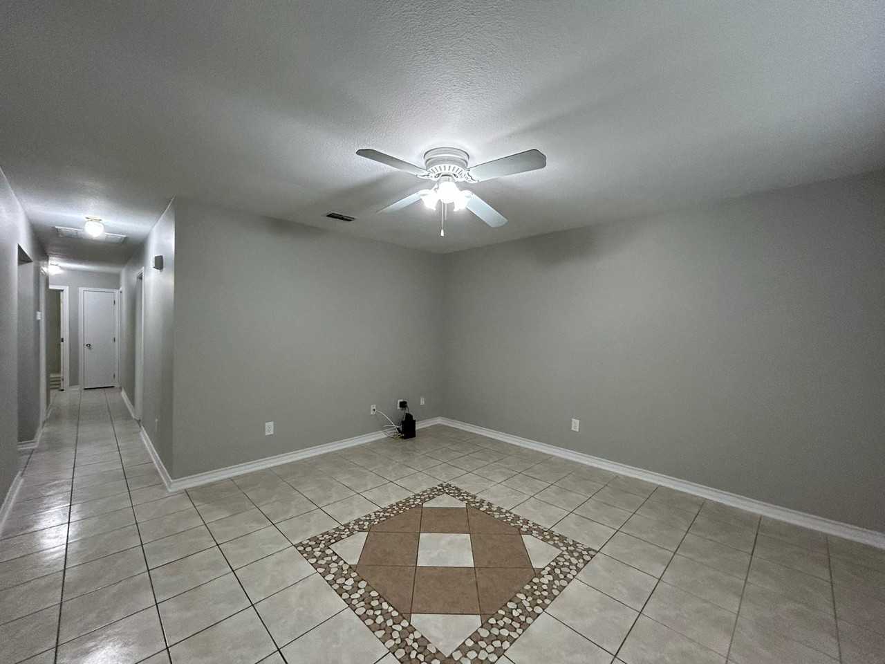 521 N S St #1 - Photo 3 of 25