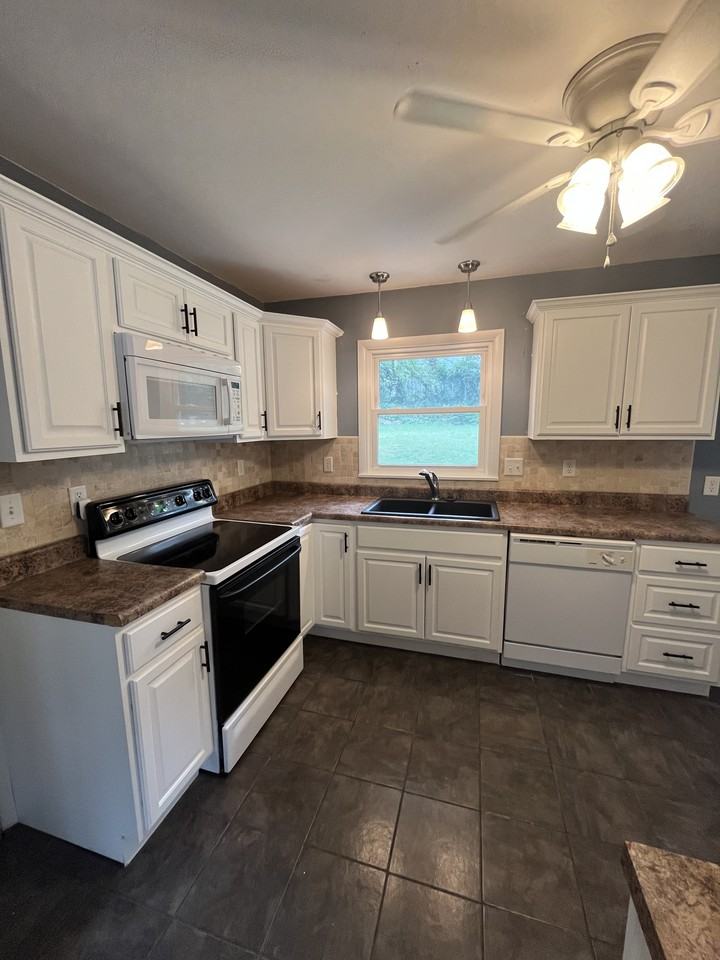 408 Anderson St #1 - Photo 4 of 13