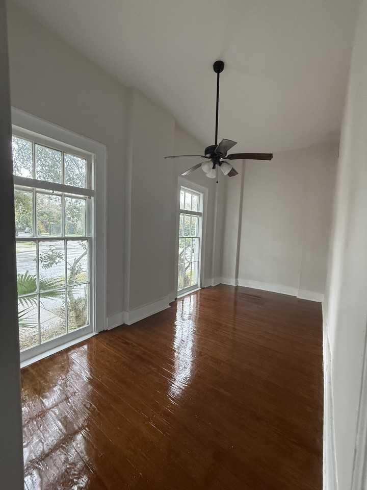 1202 Marengo - Photo 4 of 12