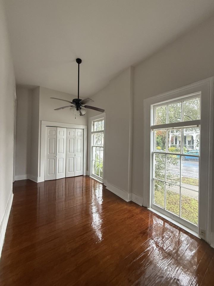 1202 Marengo - Photo 5 of 12