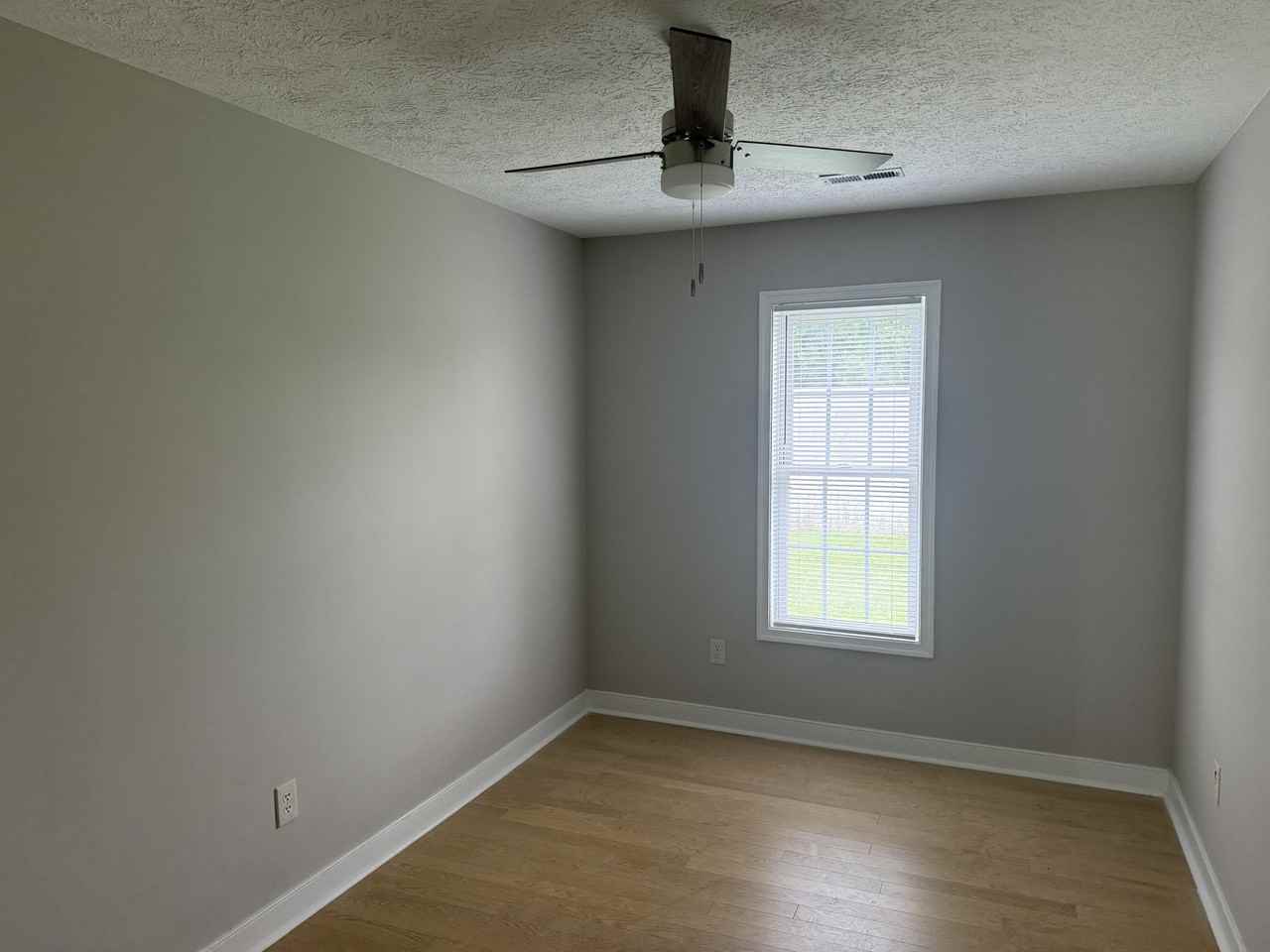 108 N Mapleleaf Ave #1 - Photo 3 of 6