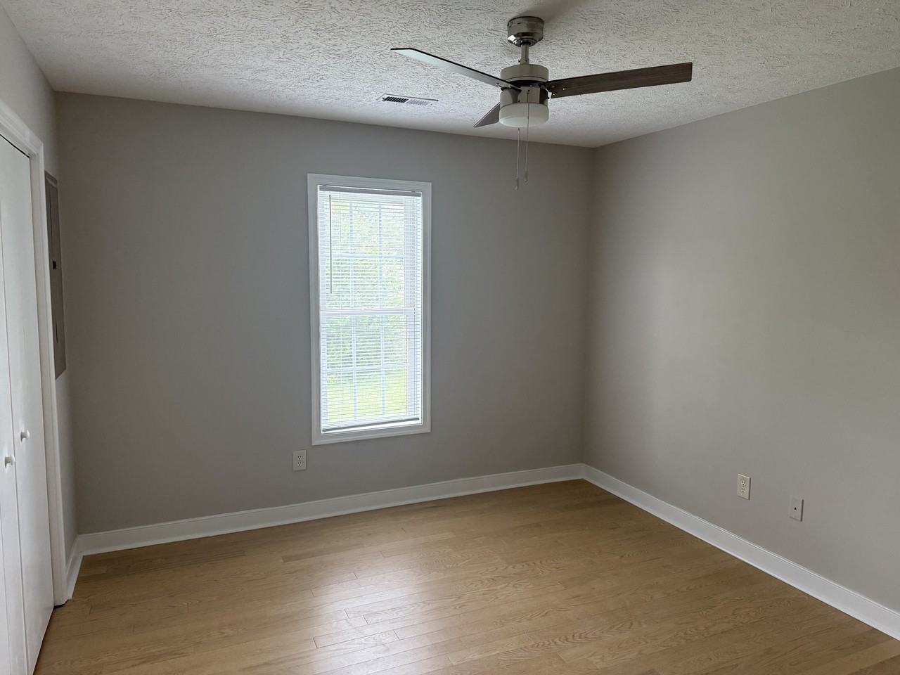 108 N Mapleleaf Ave #1 - Photo 4 of 6