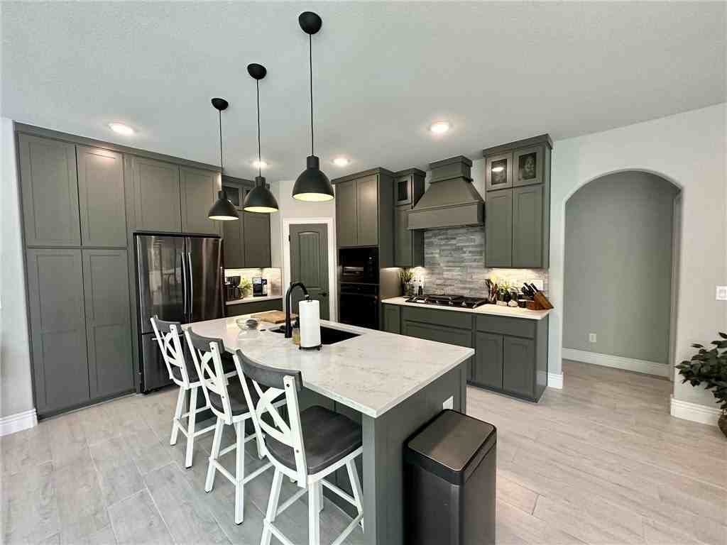 1581 Bristol Ln - Photo 3 of 21