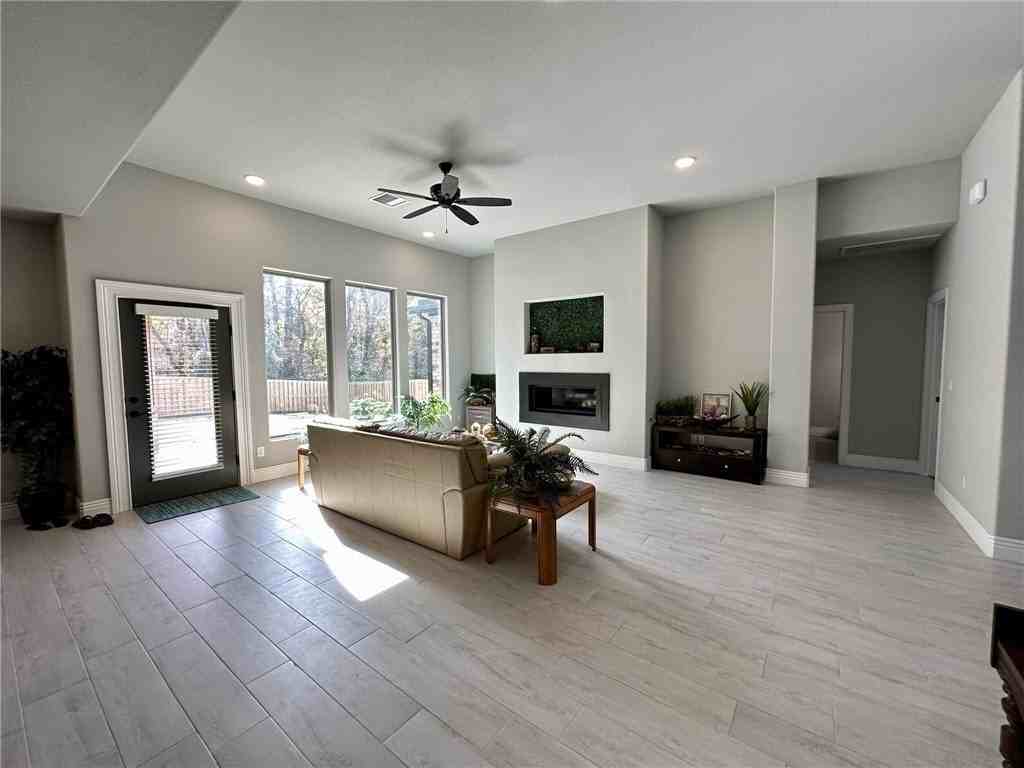 1581 Bristol Ln - Photo 6 of 21