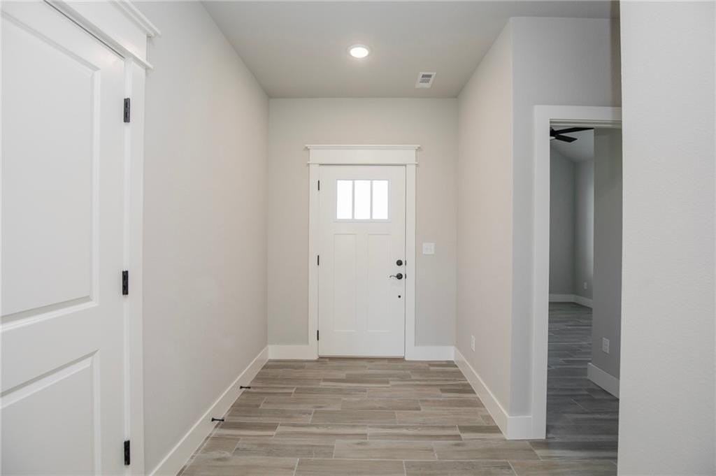 100 White Oak St - Photo 2 of 21