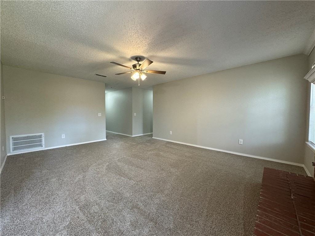 3080 W Mica St - Photo 5 of 17
