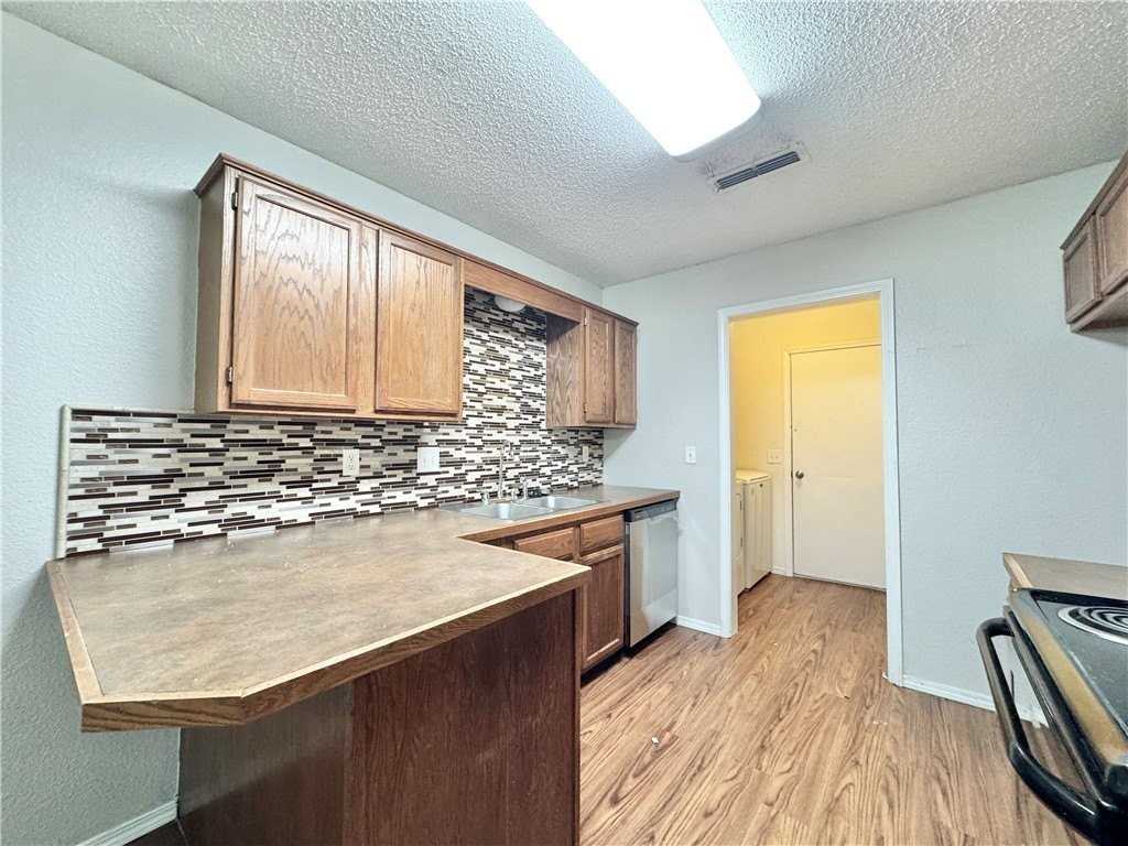 3080 W Mica St - Photo 7 of 17