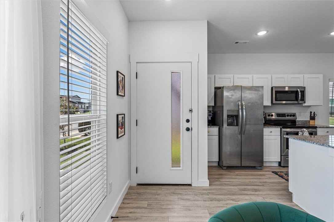 850 Ventnor Ave - Photo 4 of 34