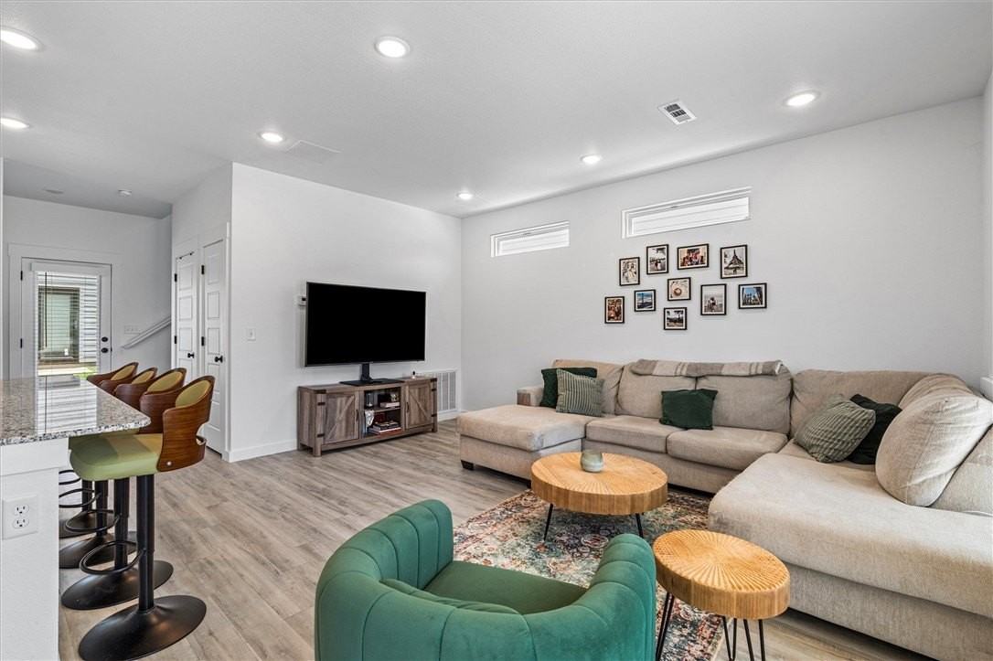 850 Ventnor Ave - Photo 6 of 34