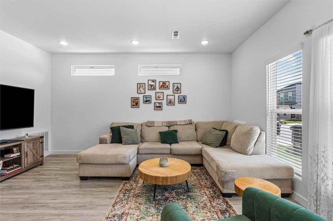 850 Ventnor Ave - Photo 7 of 34